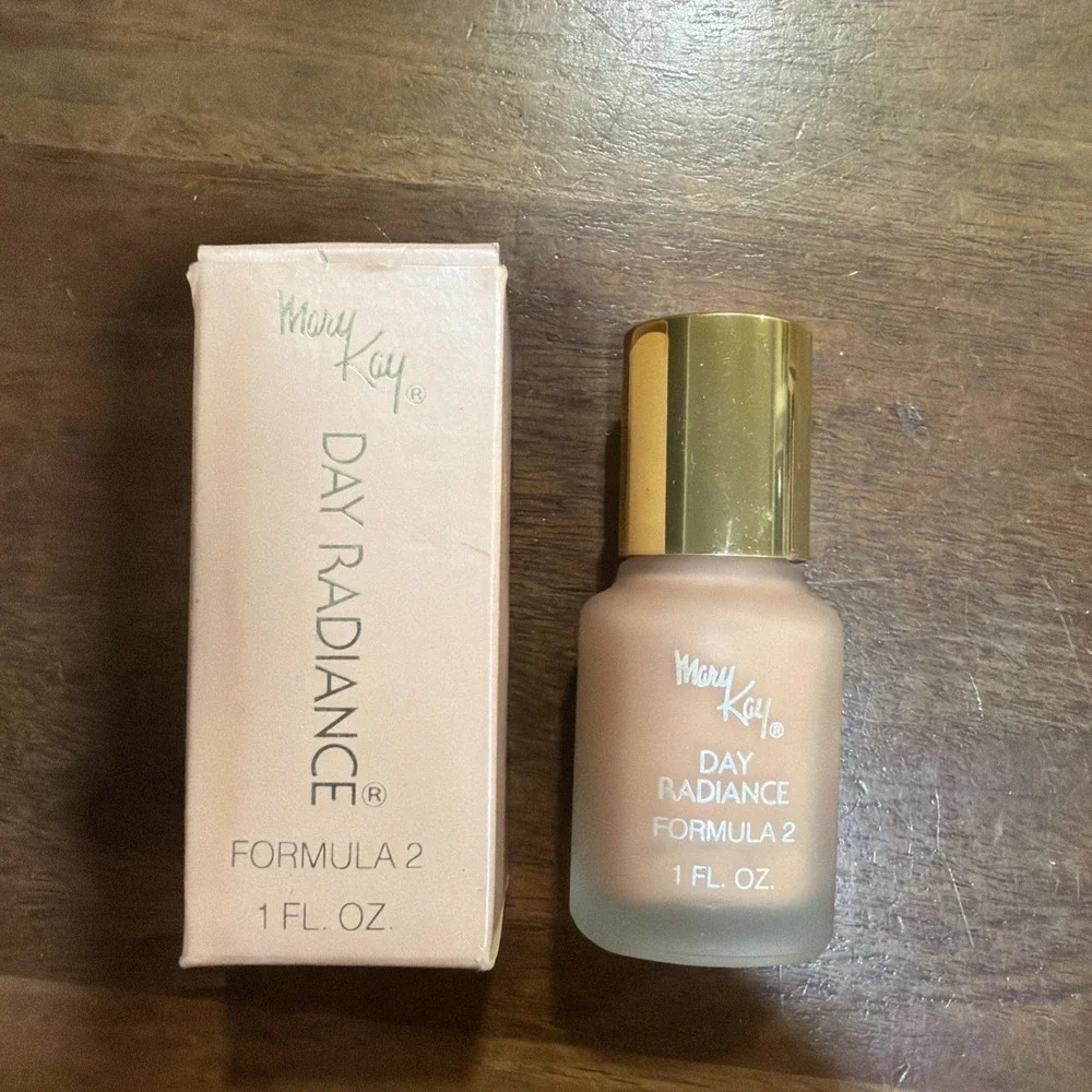 Vintage Mary Kay Day Radiance Foundation 0241 Honey Tan Formula 2